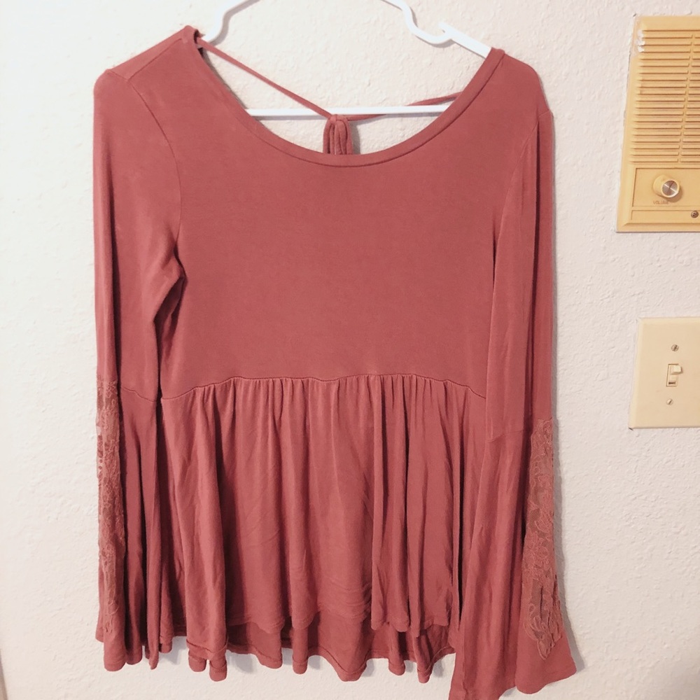 American eagle mauve bell sleeve blouse!